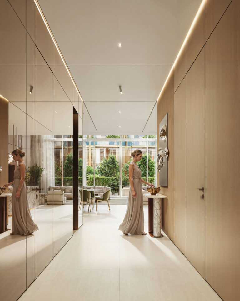 Interior 8